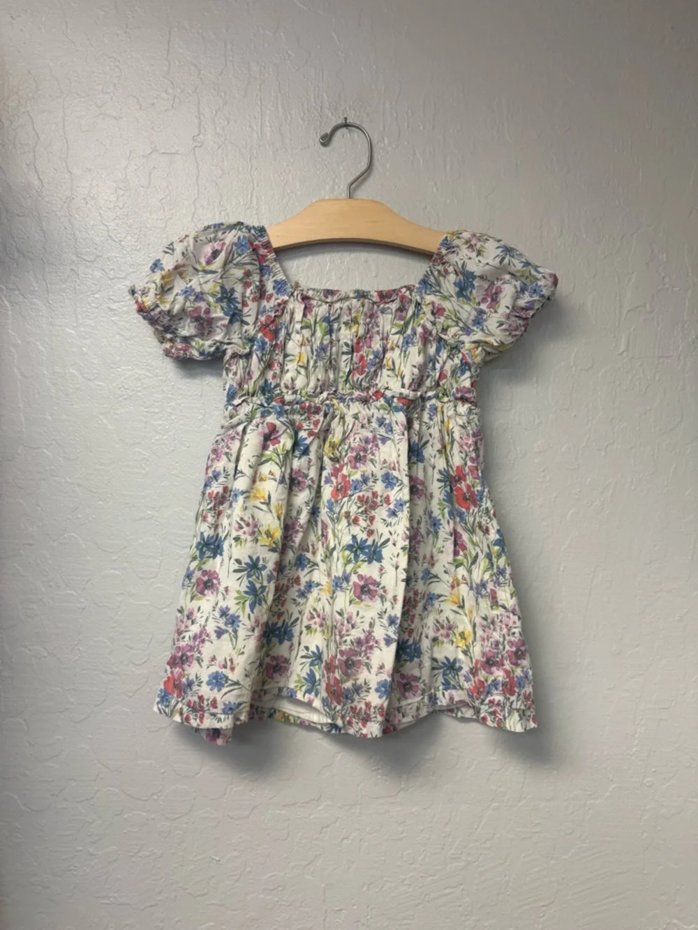 $18 ADD ON Floral white smocked dress baby gap h&m 4Y janie and jack zara‎